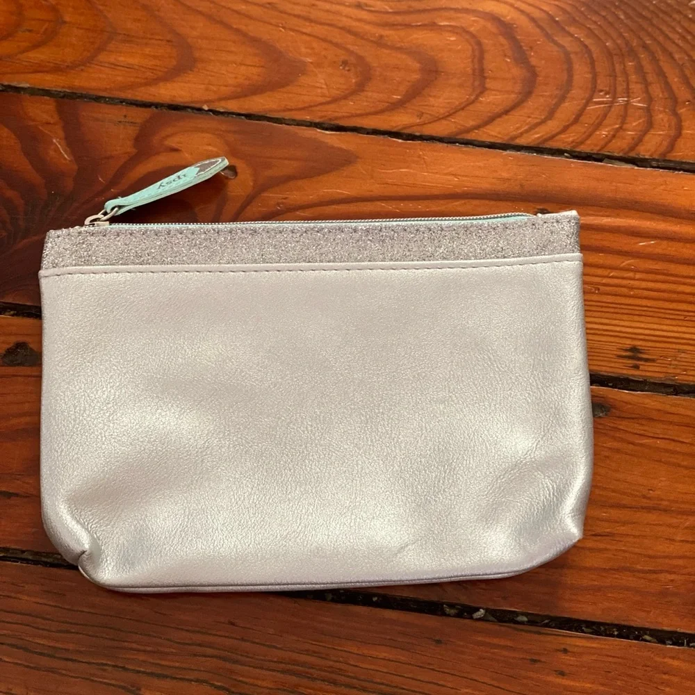 🧩 4/$20 Cosmetic Bag